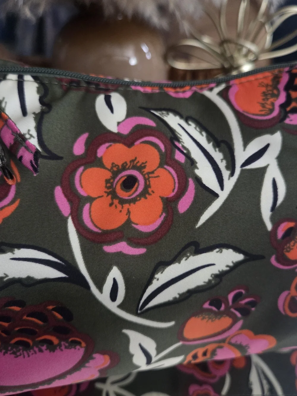 NWT Vera Bradley Crescent Shoulder Bag Bubbly Flowers Green MSRP $95